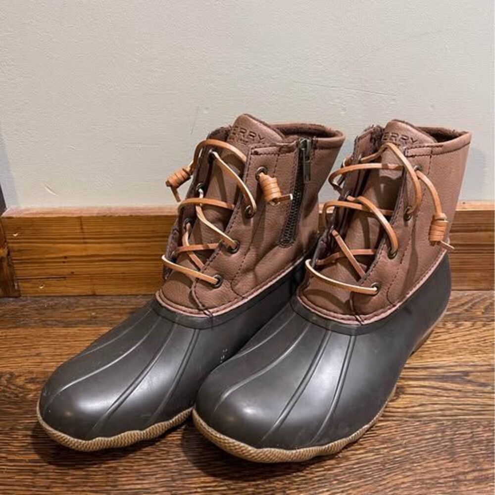 Women’s 8 Sperry Rain Boots Brown Preppy